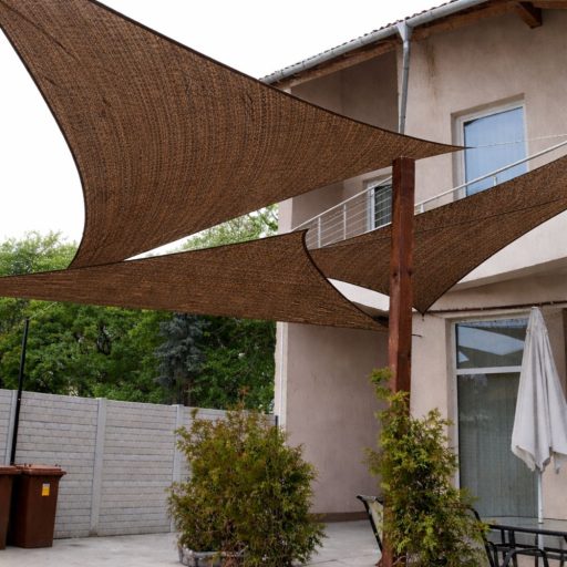 Napvitorla - árnyékoló teraszra, háromszög alakú 3,6x3,6x3,6 m Kávé színben - HDPE anyagból