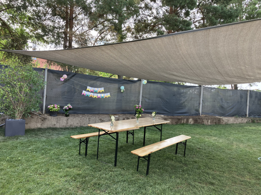 Napvitorla - árnyékoló teraszra, háromszög alakú 5x5x5 m Fehér színben - HDPE anyagból Napvitorla - árnyékoló teraszra, háromszög alakú 5x5x5 m Fehér színben - HDPE anyagból