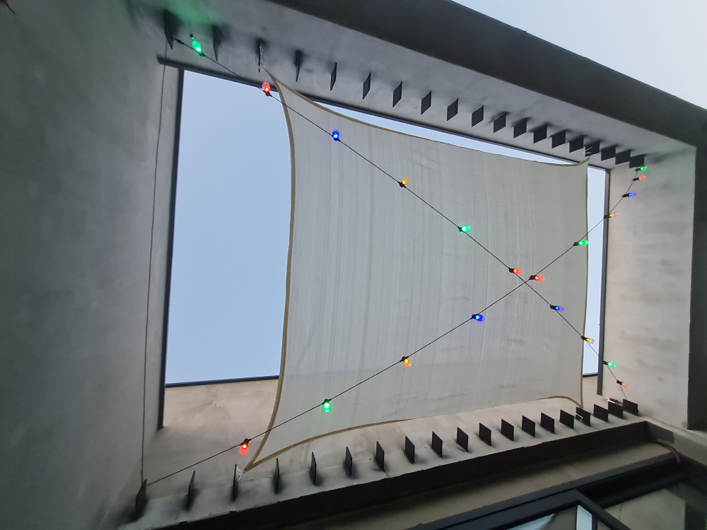     Napvitorla - árnyékoló teraszra, négyszög alakú 4x6 m Világos Bézs színben - HDPE anyagból